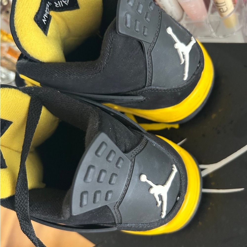 Jordan 4 Thunders - Picture 8 of 10